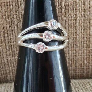 Women Ring Three Crystals Accent Fasion Silver Tone Fancy Ring Jewelry Size 8